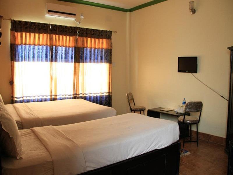Golden Gate Hotel Pokhara Zewnętrze zdjęcie