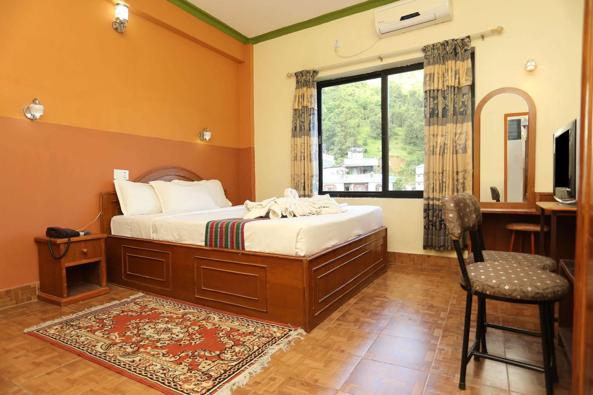 Golden Gate Hotel Pokhara Zewnętrze zdjęcie