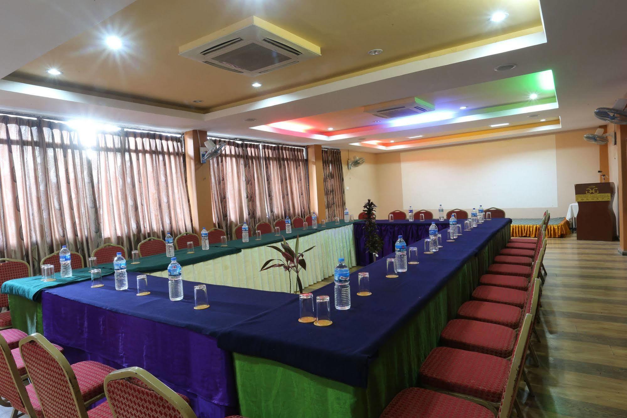 Golden Gate Hotel Pokhara Zewnętrze zdjęcie