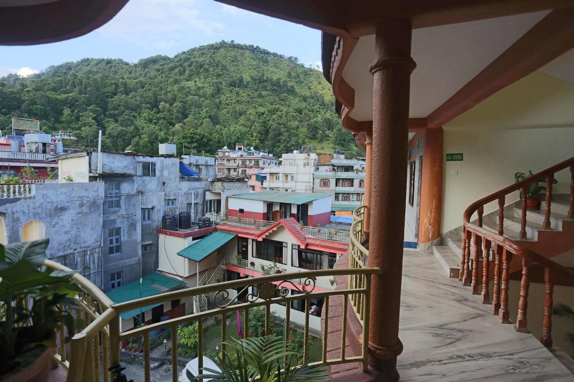 Golden Gate Hotel Pokhara Zewnętrze zdjęcie