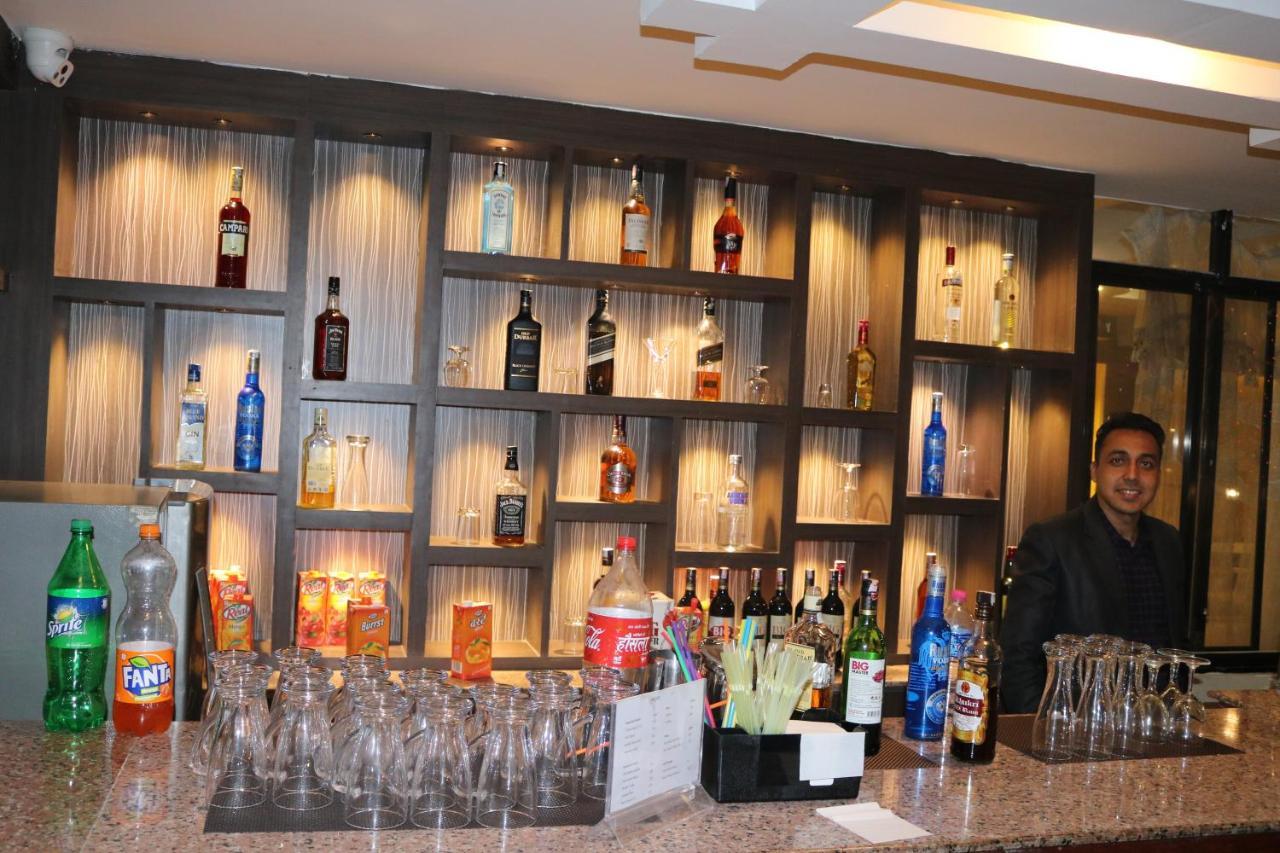 Golden Gate Hotel Pokhara Zewnętrze zdjęcie