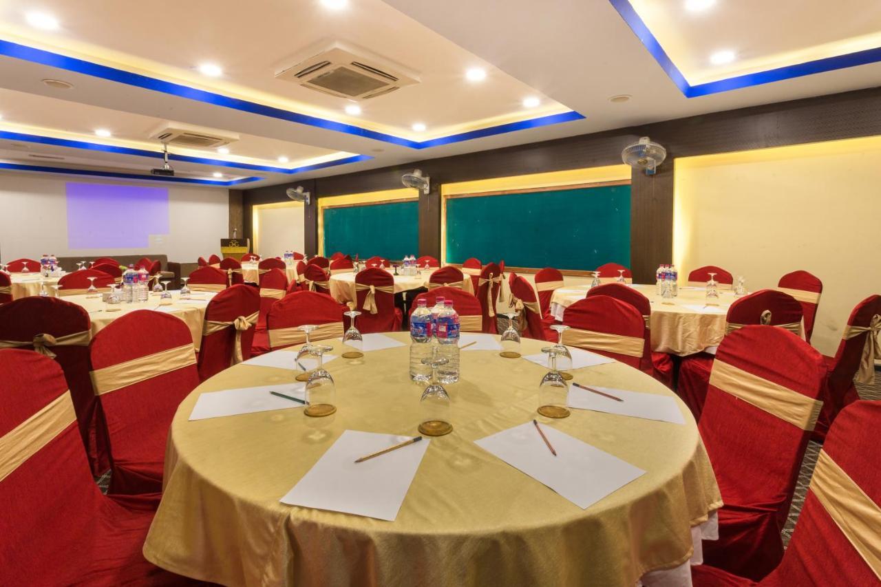 Golden Gate Hotel Pokhara Zewnętrze zdjęcie
