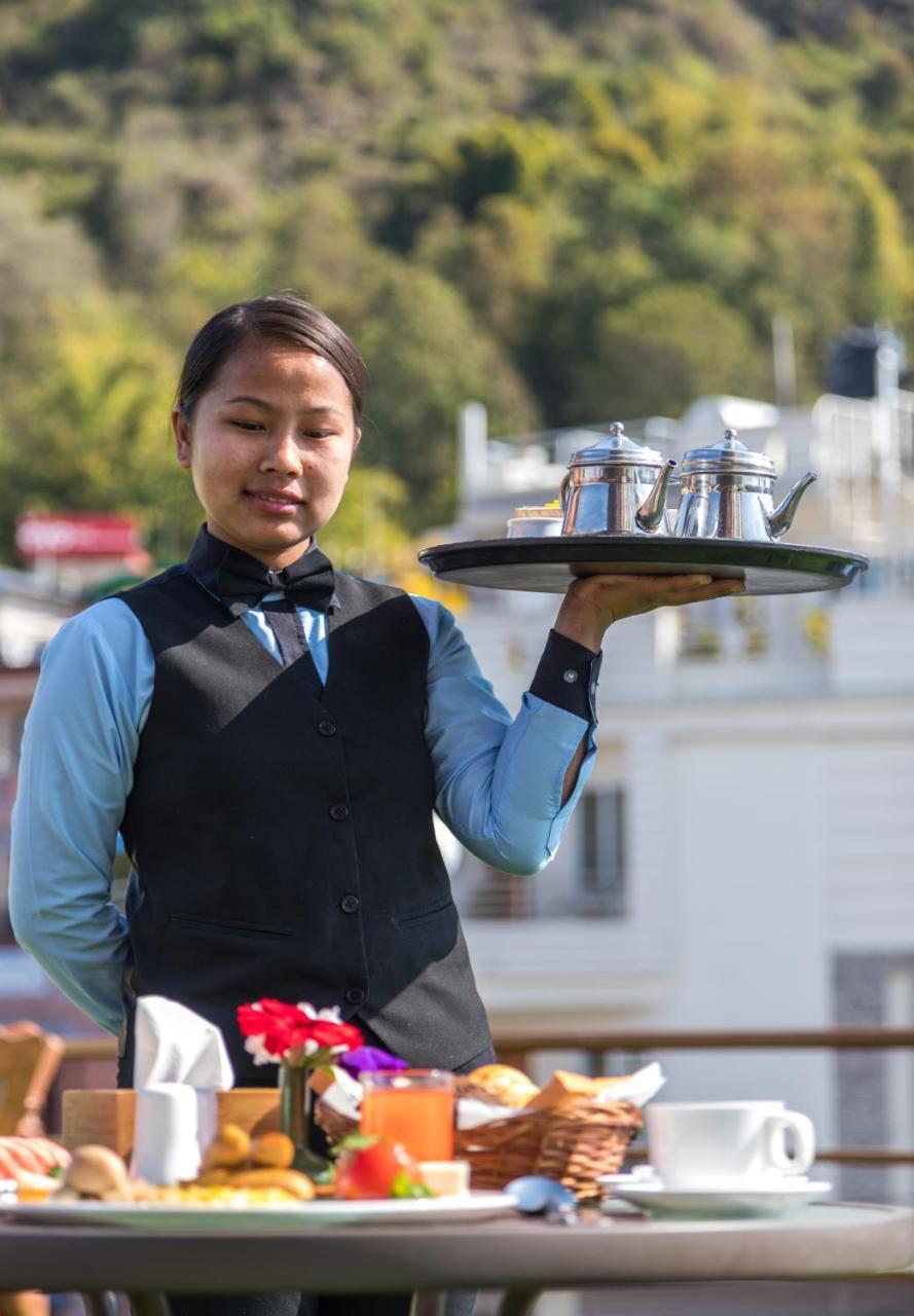Golden Gate Hotel Pokhara Zewnętrze zdjęcie