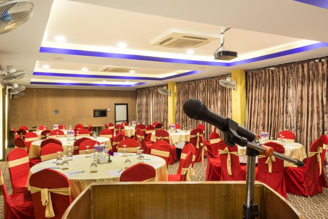 Golden Gate Hotel Pokhara Zewnętrze zdjęcie