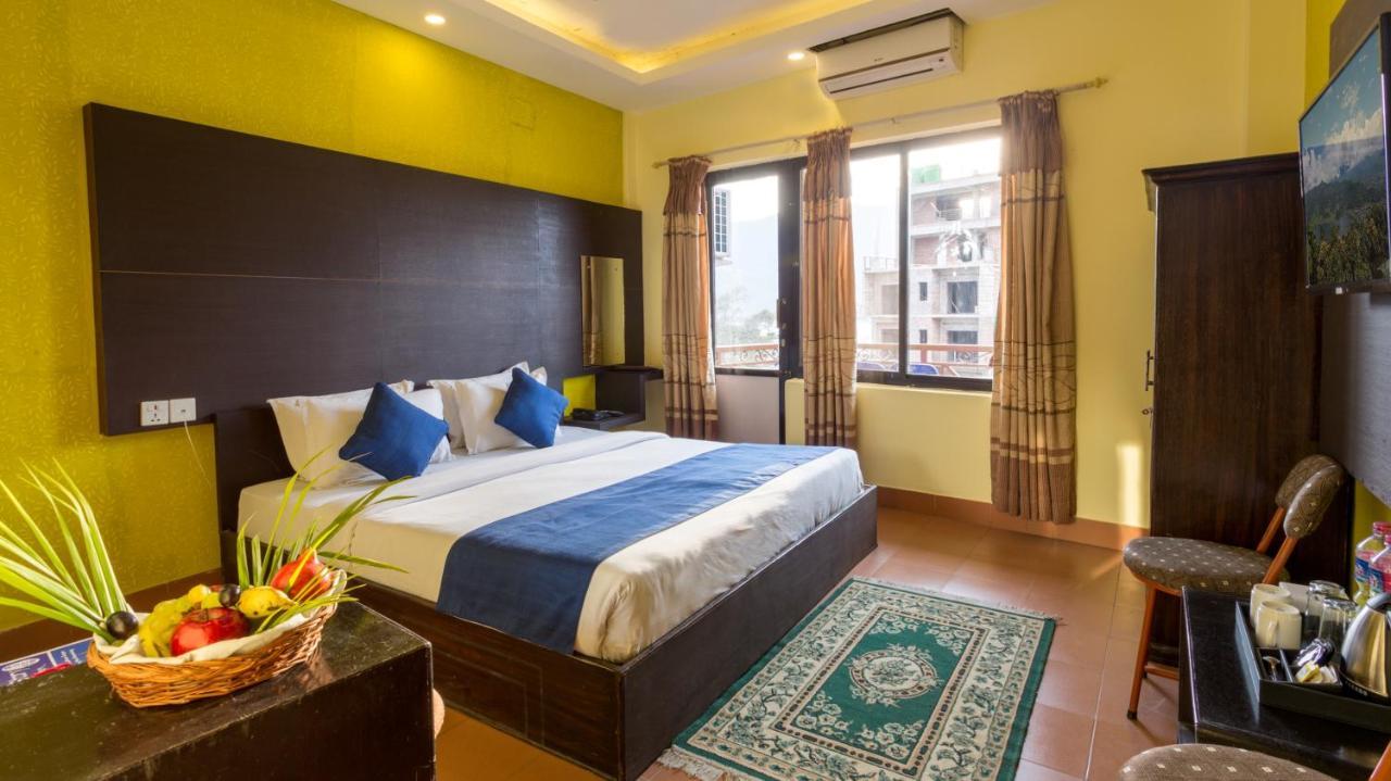 Golden Gate Hotel Pokhara Zewnętrze zdjęcie
