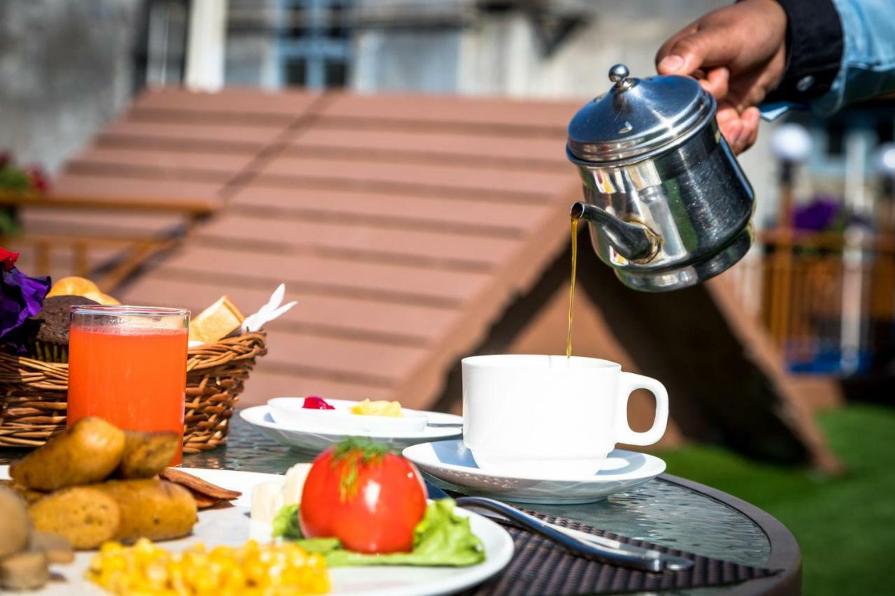 Golden Gate Hotel Pokhara Zewnętrze zdjęcie